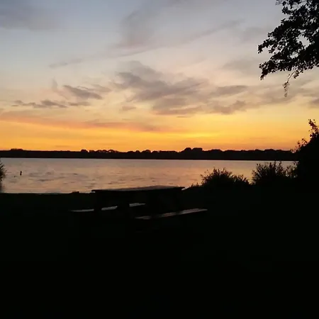 Inselblick - Am Schweriner Flessenow